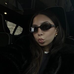 Meet your Posher, Liv